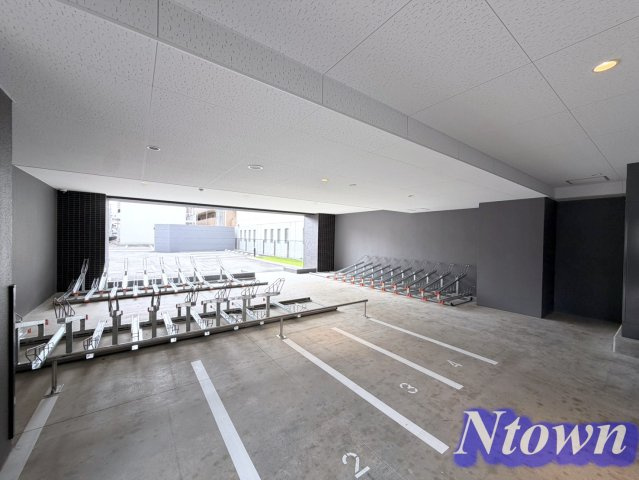 【駐車場】 | メイクスアート黒川 | 駐車場があるので、車を買う予定の方も安心です