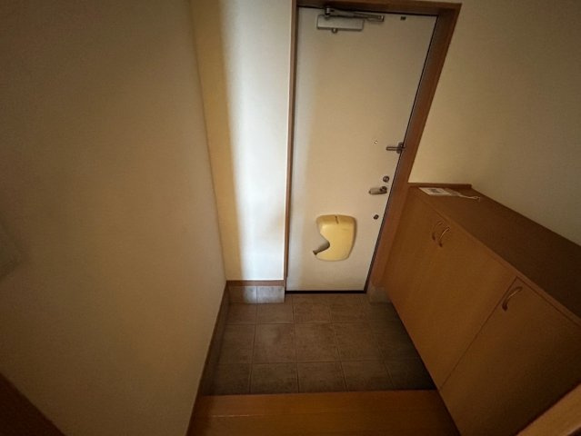 セレーノ本郷の玄関