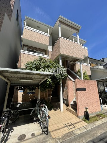 エストレヤ荒川の外観