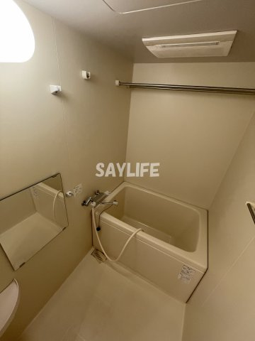 エストレヤ荒川の浴室