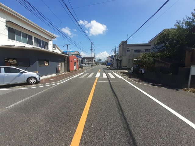 宇土市本町１丁目の売地の前面道路含む現地写真