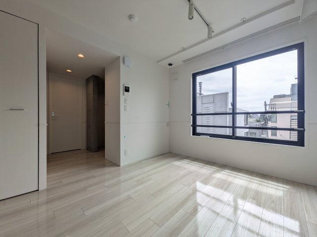 フラッフィー市谷台町の居間・リビング|ゆったり過ごせる居間です