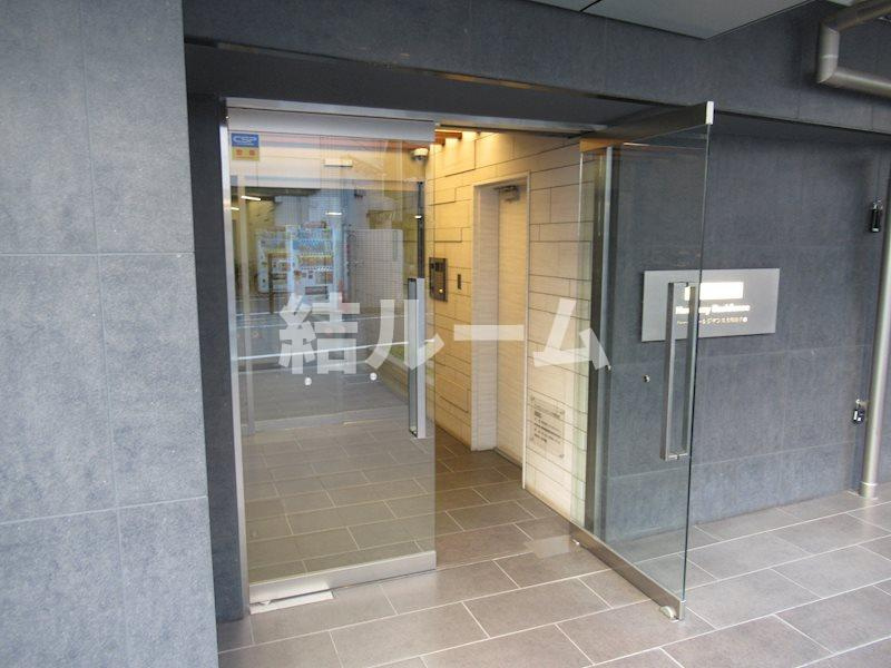 豊島区南大塚２丁目の賃貸マンションのエントランス