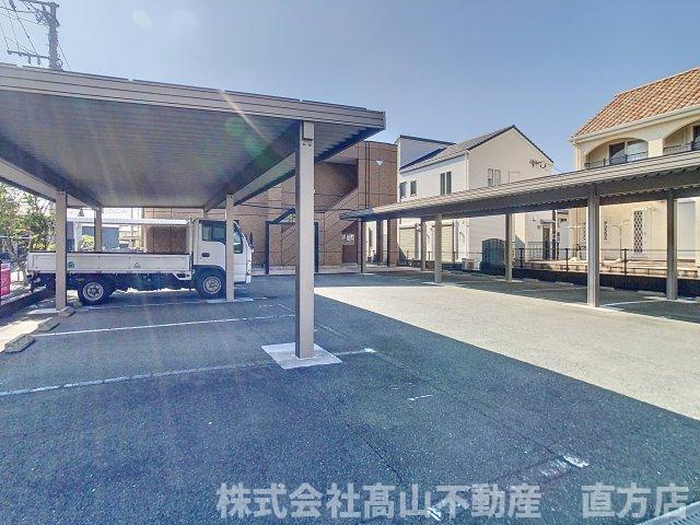 サンライズノアの駐車場