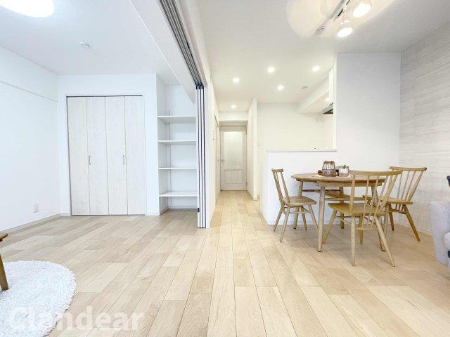 白鳥１番館ダイヤモンドマンションの居間・リビング|ドキドキの新生活も、安心してスタート。ぴったりの住まいを見つけませんか？クランディアが一緒に住まい選びをサポートします‼　まずは、お気軽にお問合せください　＃クランディア