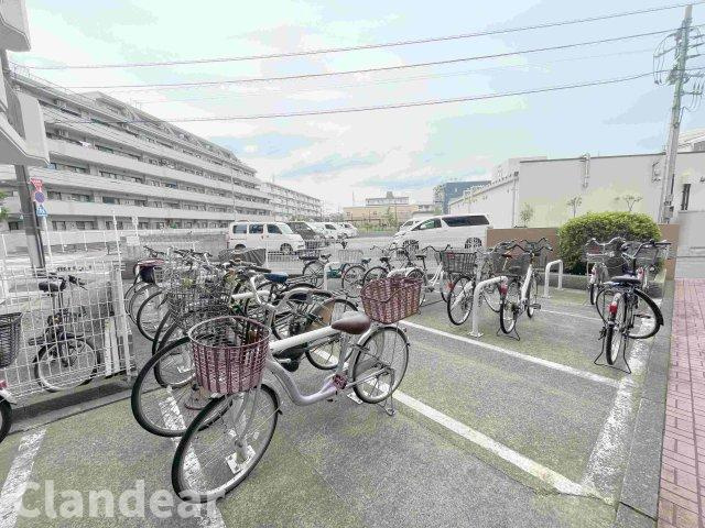 白鳥１番館ダイヤモンドマンションの駐輪場|ドキドキの新生活も、安心してスタート。ぴったりの住まいを見つけませんか？クランディアが一緒に住まい選びをサポートします‼　まずは、お気軽にお問合せください　＃クランディア