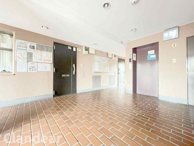 白鳥１番館ダイヤモンドマンションのロビー|ドキドキの新生活も、安心してスタート。ぴったりの住まいを見つけませんか？クランディアが一緒に住まい選びをサポートします‼　まずは、お気軽にお問合せください　＃クランディア