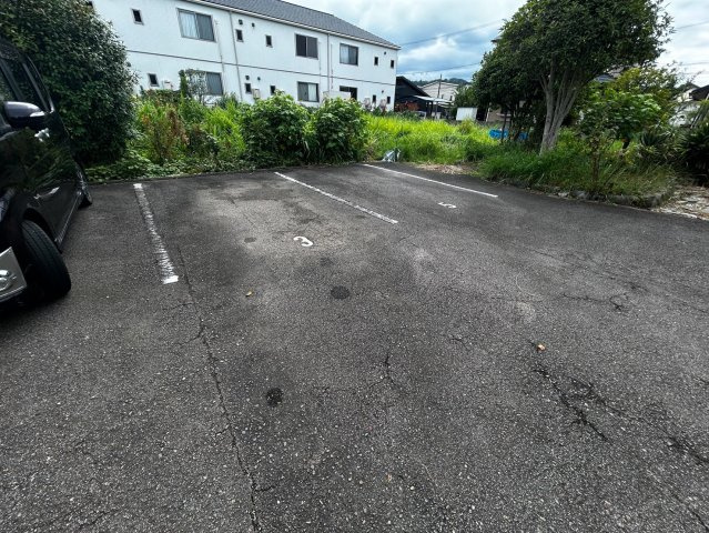 加藤アパート B棟の駐車場