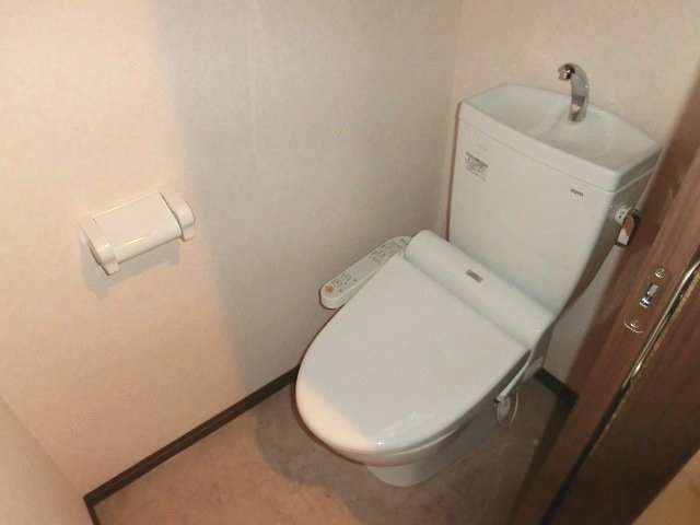 熊本市北区清水岩倉２丁目のアパートのトイレ