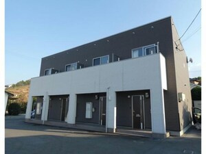 熊本市北区清水岩倉２丁目のアパートのエントランス