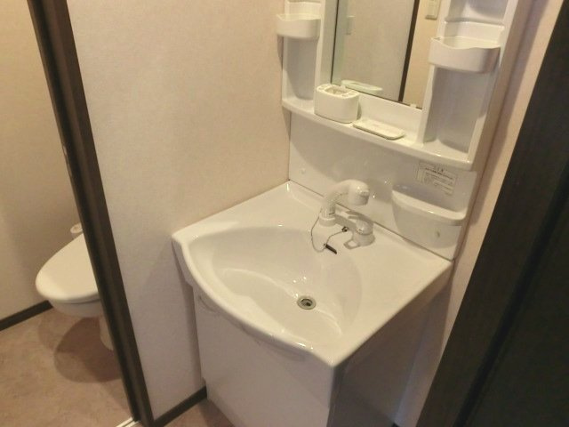 熊本市北区清水岩倉２丁目のアパートの独立洗面台