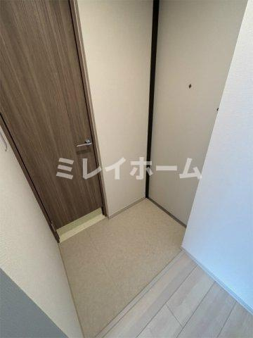 R-Residence南千束の玄関