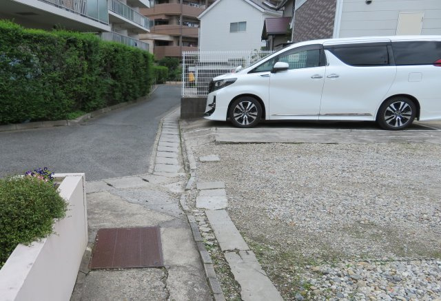 西舞子貸家の駐車場|駐車場です