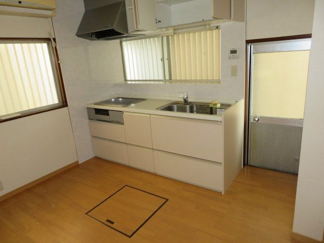 西舞子貸家のキッチン|きれいなキッチンです