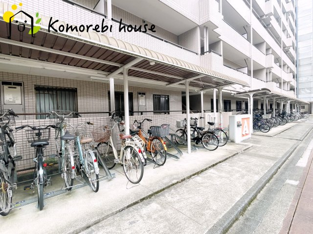 ベルヴィル大宮A棟の駐輪場|26.8.31　撮影