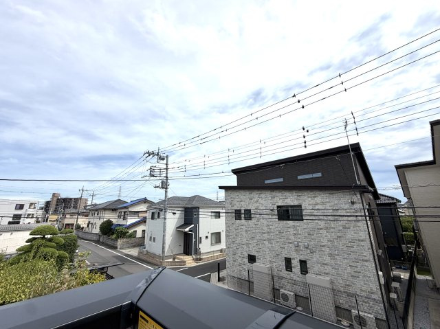 越谷市大林１４期２号棟　新築戸建の展望|前方に遮るものがなく抜けた眺望。心地よい空と風を感じられる特別な場所です。