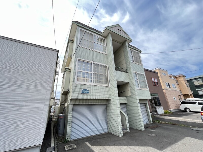 札幌市北区百合が原５丁目のアパート