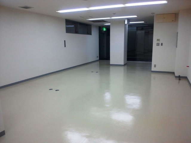 大津市西の庄の店舗事務所の内装