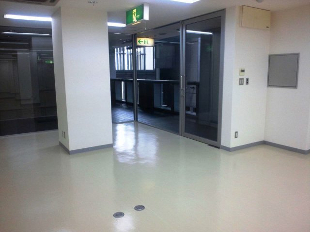 大津市西の庄の店舗事務所の内装