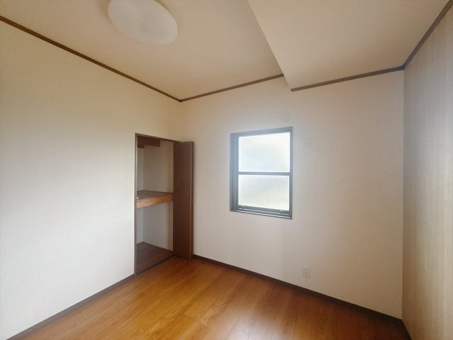 【中古戸建】前橋市横沢町の洋室|■2階洋室｜2階各居室には収納をご用意しています♪常にお部屋を綺麗に保てます！小さなお子様も自然とお片付けができるようになるのでうれしいですよね！