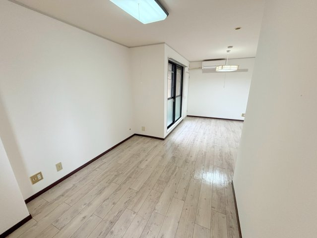 TARO淡路の洋室