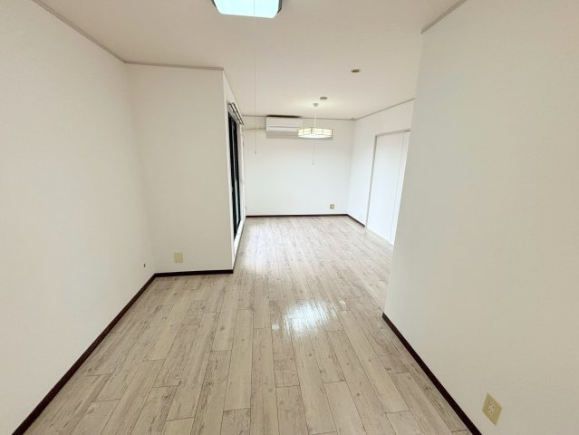 TARO淡路の洋室