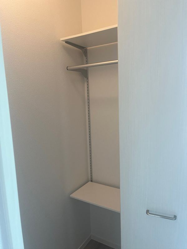 サニーコート西加賀屋の収納|サニーコート西加賀屋　クローゼット