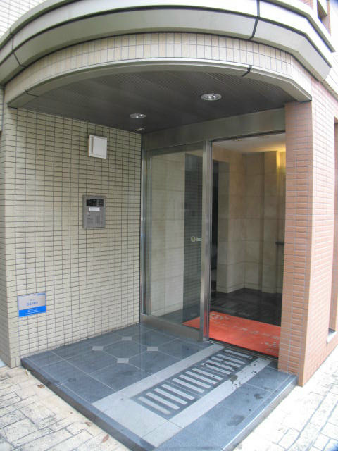 マーブル北戸田のエントランス