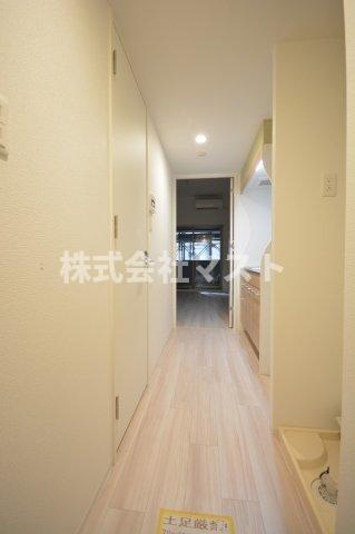 セレニテ難波グランデシュッドの玄関