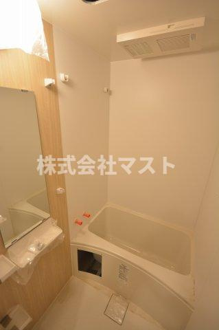 セレニテ難波グランデシュッドの浴室
