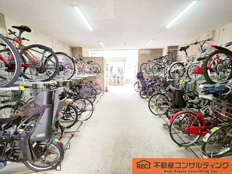 ルジェンテ・リベル六甲道の駐輪場