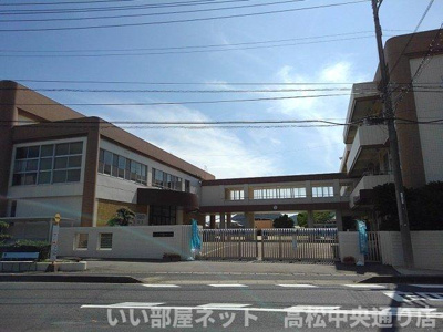 【周辺】 | プリムローズ | まんのう町立四条小学校まで1300m