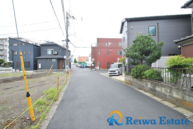 売地　茅ヶ崎市柳島1丁目の前面道路含む現地写真