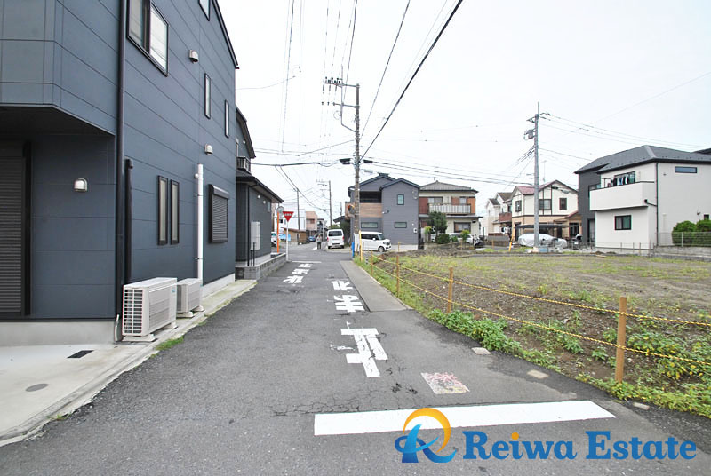 売地　茅ヶ崎市柳島1丁目の前面道路含む現地写真