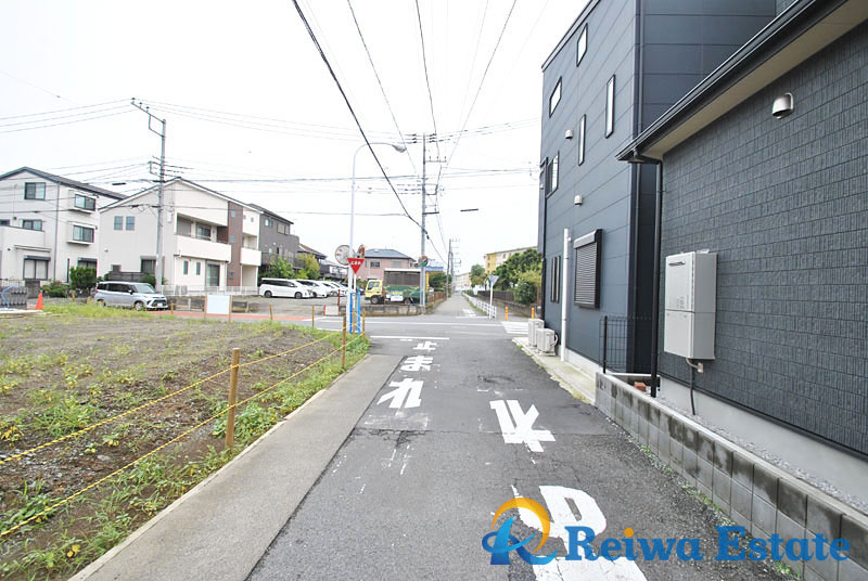 売地　茅ヶ崎市柳島1丁目の前面道路含む現地写真