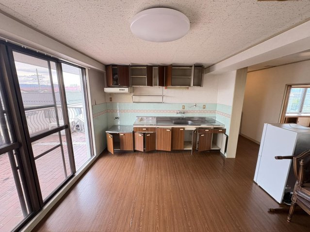 守山市播磨田町の事務所の内装