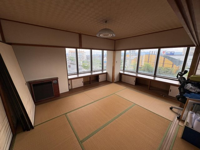 守山市播磨田町の事務所の内装