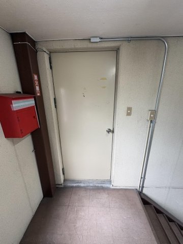 守山市播磨田町の事務所の玄関