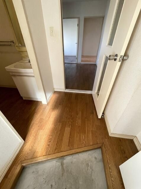 グランメール七光台Ａ棟の玄関