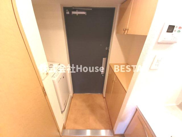 エステムコート新神戸エリタージュの玄関