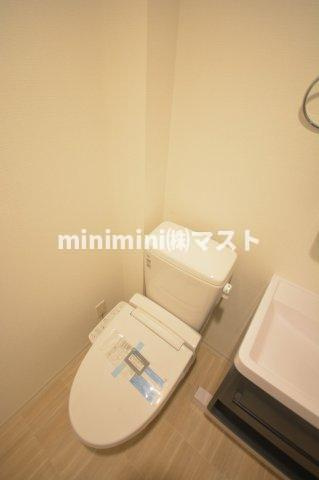 セレニテ難波グランデシュッドのトイレ