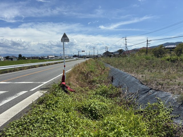 宇土市走潟町の売地の前面道路含む現地写真