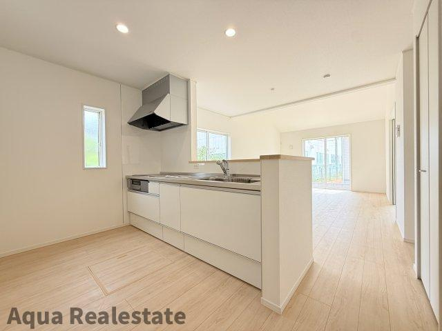 丸亀市垂水町の新築一戸建のキッチン|お料理しやすいキッチンです
