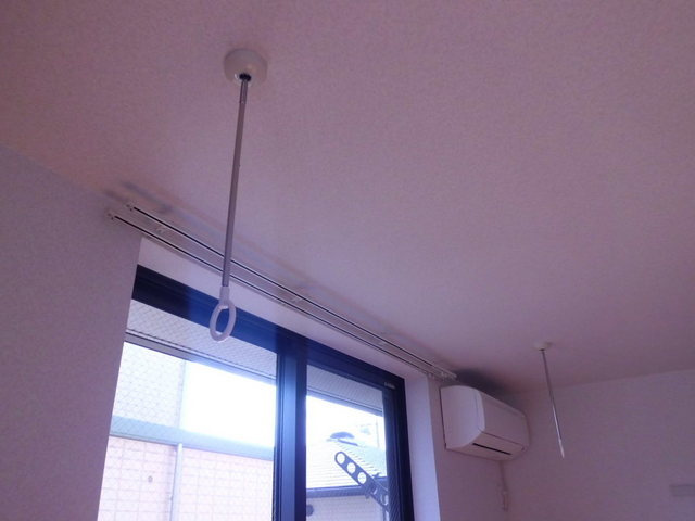 ヘーベルメゾン入江Ⅱの設備|雨の日に嬉しい　室内物干フック