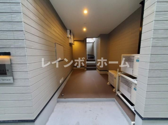 エスタディオ北千住のエントランス