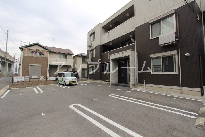 マノワールの駐車場