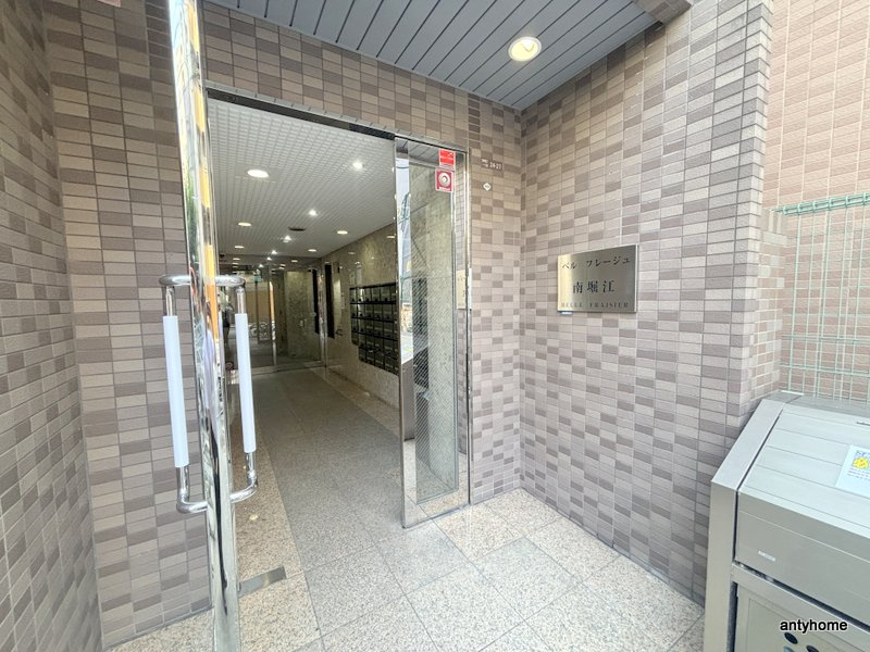 ベルフレージュ南堀江　仲介手数料無料のエントランス