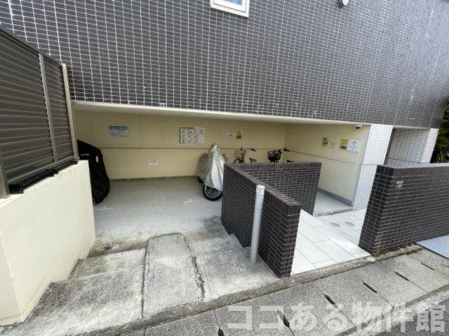 V-ルネサンス大塚町の駐車場|駐輪場