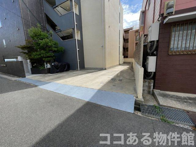 V-ルネサンス大塚町の駐車場