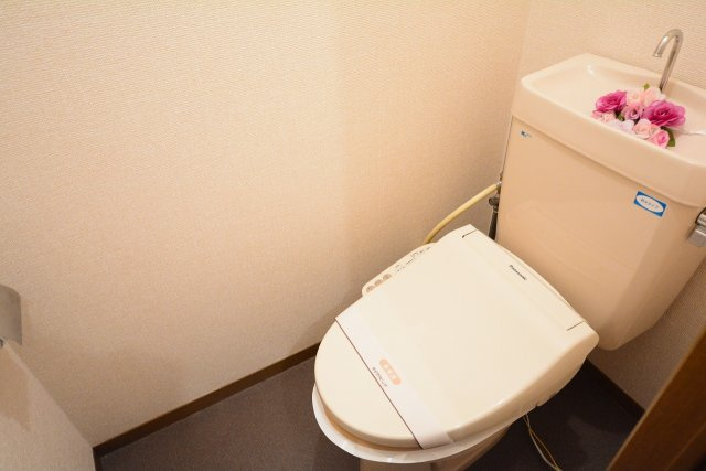 温水洗浄暖房便座です♪